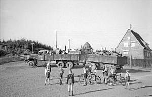 1950_umzug zur schulbaracke06